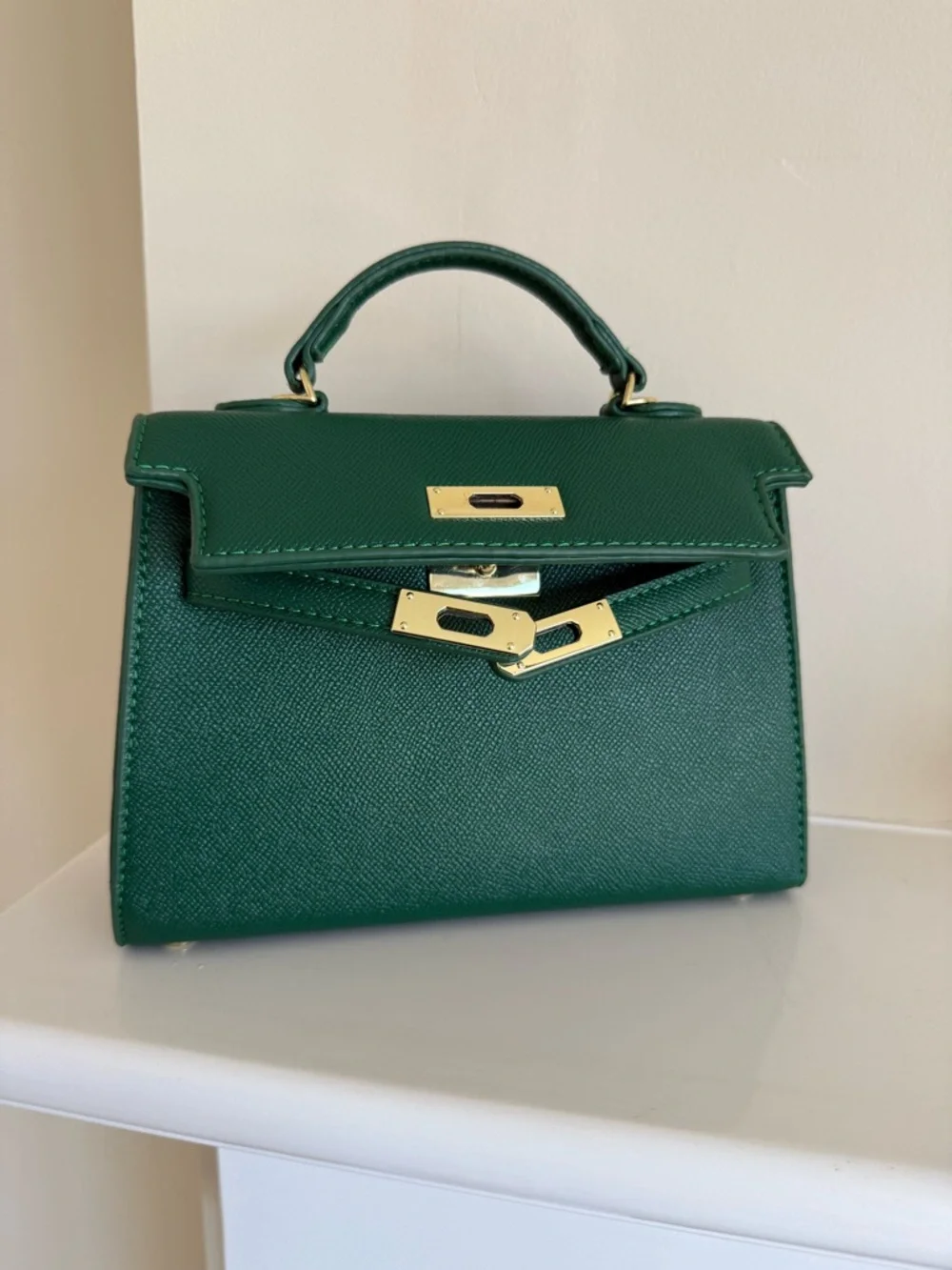 Green Purse - Picture 4 of 7